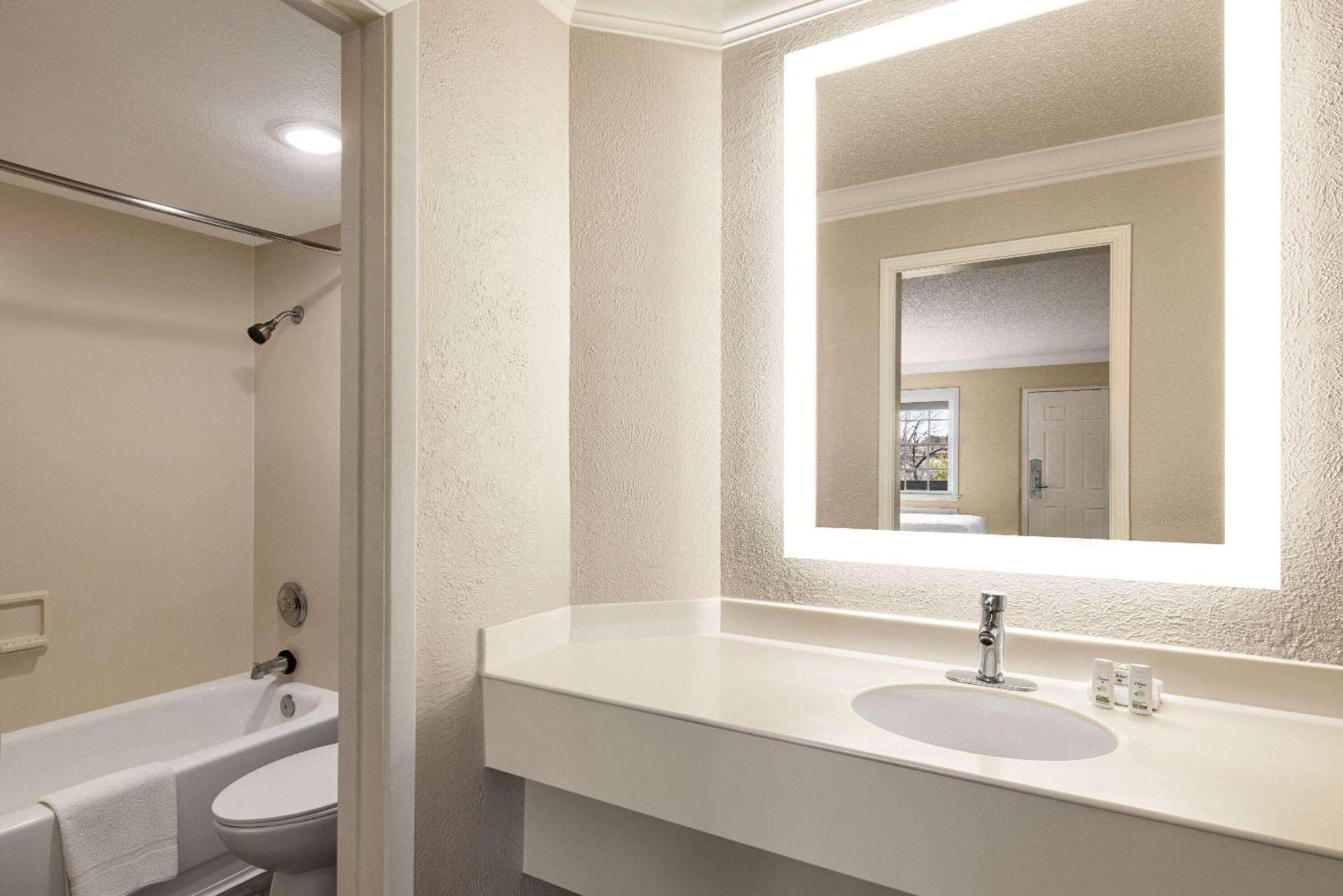 La Quinta Inn By Wyndham San Antonio Lackland Εξωτερικό φωτογραφία